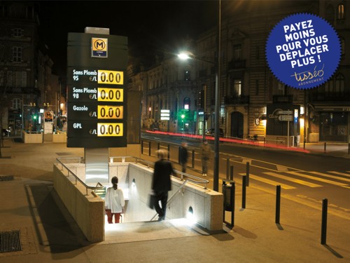 Рекламная кампания месячных проездных билетов на общественный транспорт от DDB Nouveau Monde