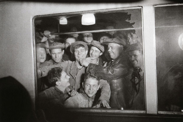 Первые пассажиры метро, 1935