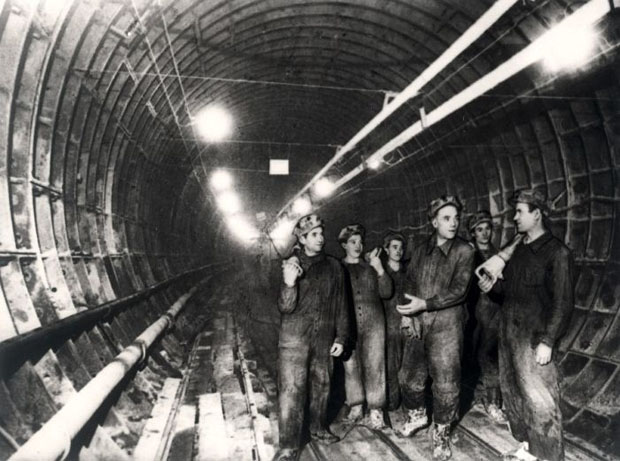 Туннель почти готов, 1930-e