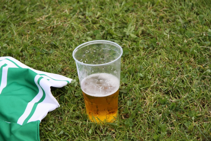 На Кубке конфедераций разрешили пиво в пластике