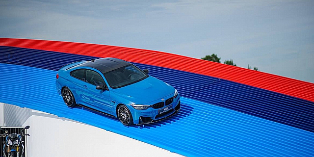 Павильон BMW на гонке DTM