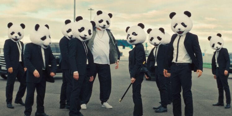 Азамат и Брюс встретились с бандой панд в семейном блокбастере от «МегаФона»