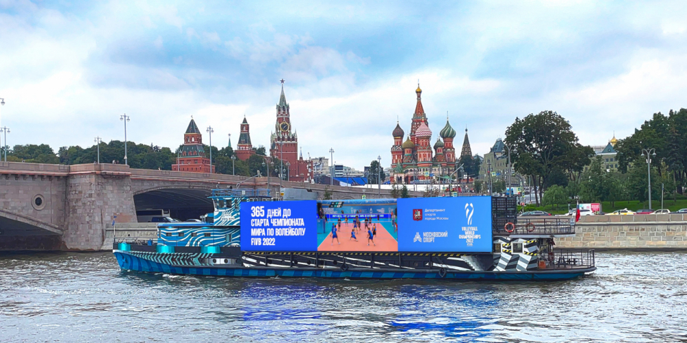 Tor Media запустило 8-часовой стрим на медиафасаде теплохода