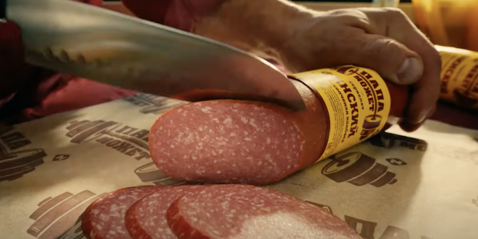 Папа накормил весь поезд бутербродами в новой рекламе «Папа может»