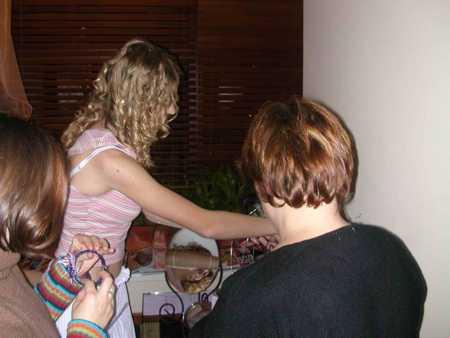 "Vogue" удивили жителей Нижнего Новгорода первым в истории перьевым шоу.