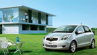 Хэтчбек Toyota Vitz