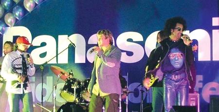    8   PR-Premier Mix-Marketing Communications Group   Panasonic (2005 )