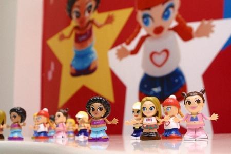 презентация танцующих кукол Microdancers