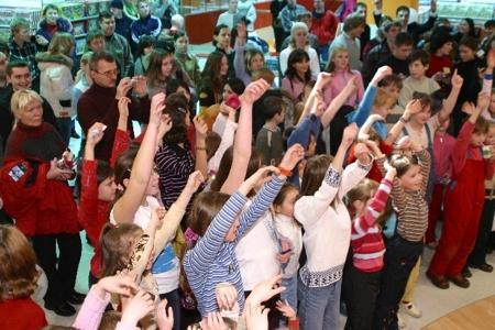 презентация танцующих кукол Microdancers