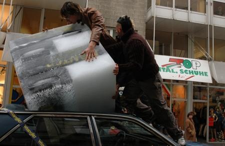 уличная кампания под названием "Wanted"