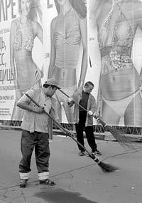 Реклама в Москве (фото ИТАР-ТАСС)