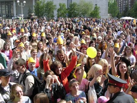 Красноярский офис рекламной группы "Оникс" разработал и повел праздник фотографии к 10-летию сети фотоцентров "Колибри К" - партнера компании Kodak