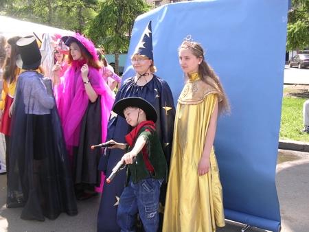 Красноярский офис рекламной группы "Оникс" разработал и повел праздник фотографии к 10-летию сети фотоцентров "Колибри К" - партнера компании Kodak