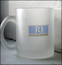 Фирменная кружка в подарок за блока сигарет "R1"