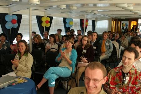 23        "ommunique"