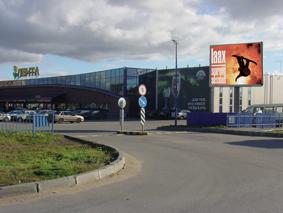 В Санкт-Петербурге запущен устанавливаются крупноформатные светодиодные экраны для демонстрации видеороликов