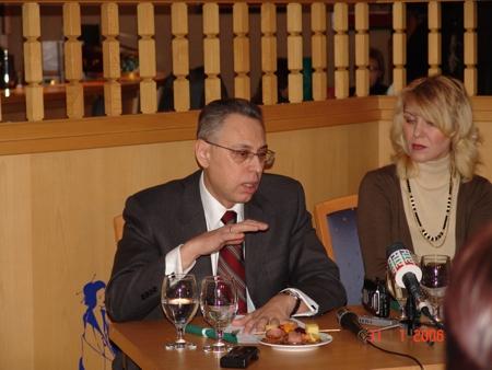 PR-агентство "Ньютон" совместно Уральским отделением РАСО и СКБ-банком провели девятое заседание Press-клуба