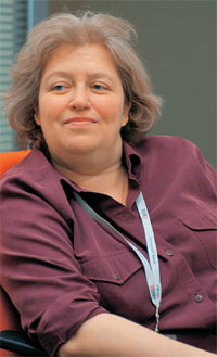 Елена Колмановская пришла в «Яндекс», устав быть программистом. Она сразу возглавила процесс продвижения сайта и постоянно трудится над тем, чтобы все новые и новые проекты «Яндекса» были как можно ближе к миллионам пользователей :: Фото - Сергей Крестов