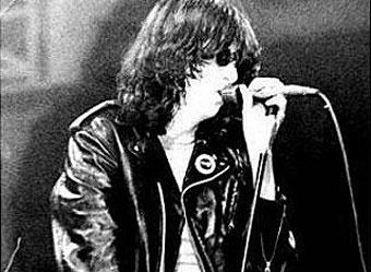 Родственники музыкантов остались недовольны рекламой ботинок