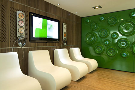 Трехэтажный магазин Heineken