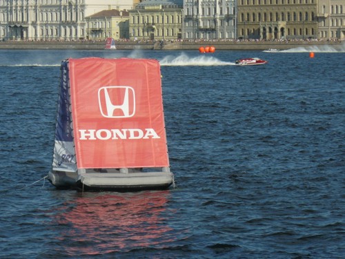 Компания BBI Russia, Санкт-Петербург, этап, чемпионат мира, "Формула-1", акватория, река, Нева, Эрмитаж, Петропавловская крепость, Honda, "Автохолдинг RRT"