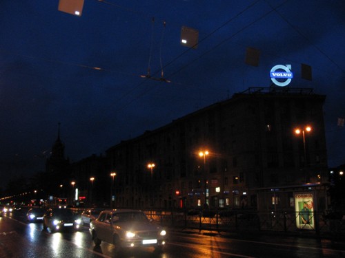 Нестандартная наружная реклама VOLVO от LBL, г. Санкт-Петербург