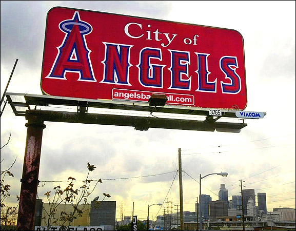 Лос-Анжелесе, наружная рекламна, носитель, цифровыхой, перетяжка, указатель