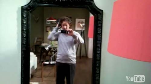 Ролик с фокусом и разоблачением от Samsung, скриншот