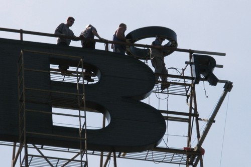 "Обухов", крышная установка, логотип, автоцентр, французское агентство DEFI