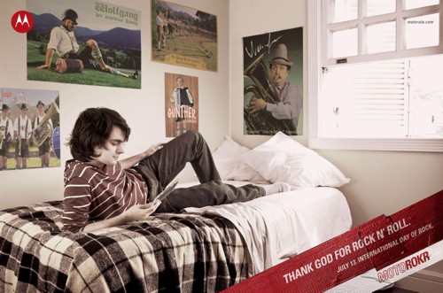 Рок-н-ролл, Motorola, имиджевый телефон, музыкальный, мультимедийный, креативщик, бразильское рекламное агентство Ogilvy