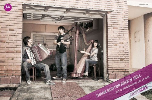 Рок-н-ролл, Motorola, имиджевый телефон, музыкальный, мультимедийный, креативщик, бразильское рекламное агентство Ogilvy