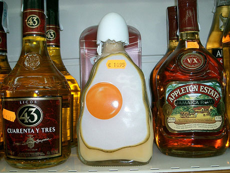 Ликер в упаковке с яичницей