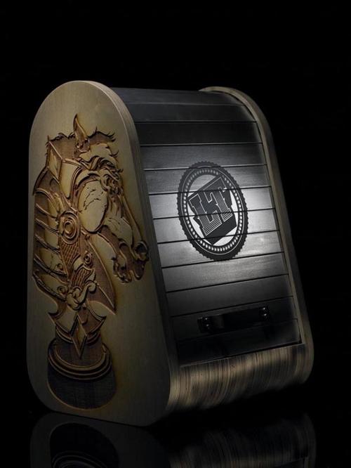 Упаковка специальной пары кроссовок для Ладэйниана Томлинсона