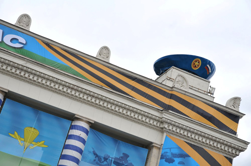 Рекламисты помогли Дню ВДВ