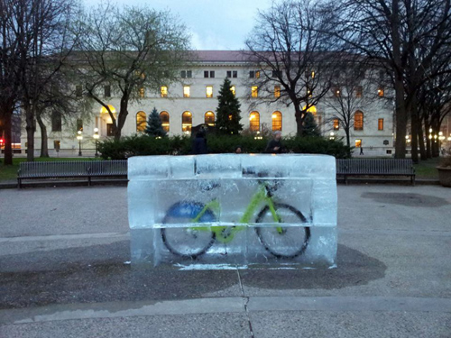 Велосипед заморозили в США