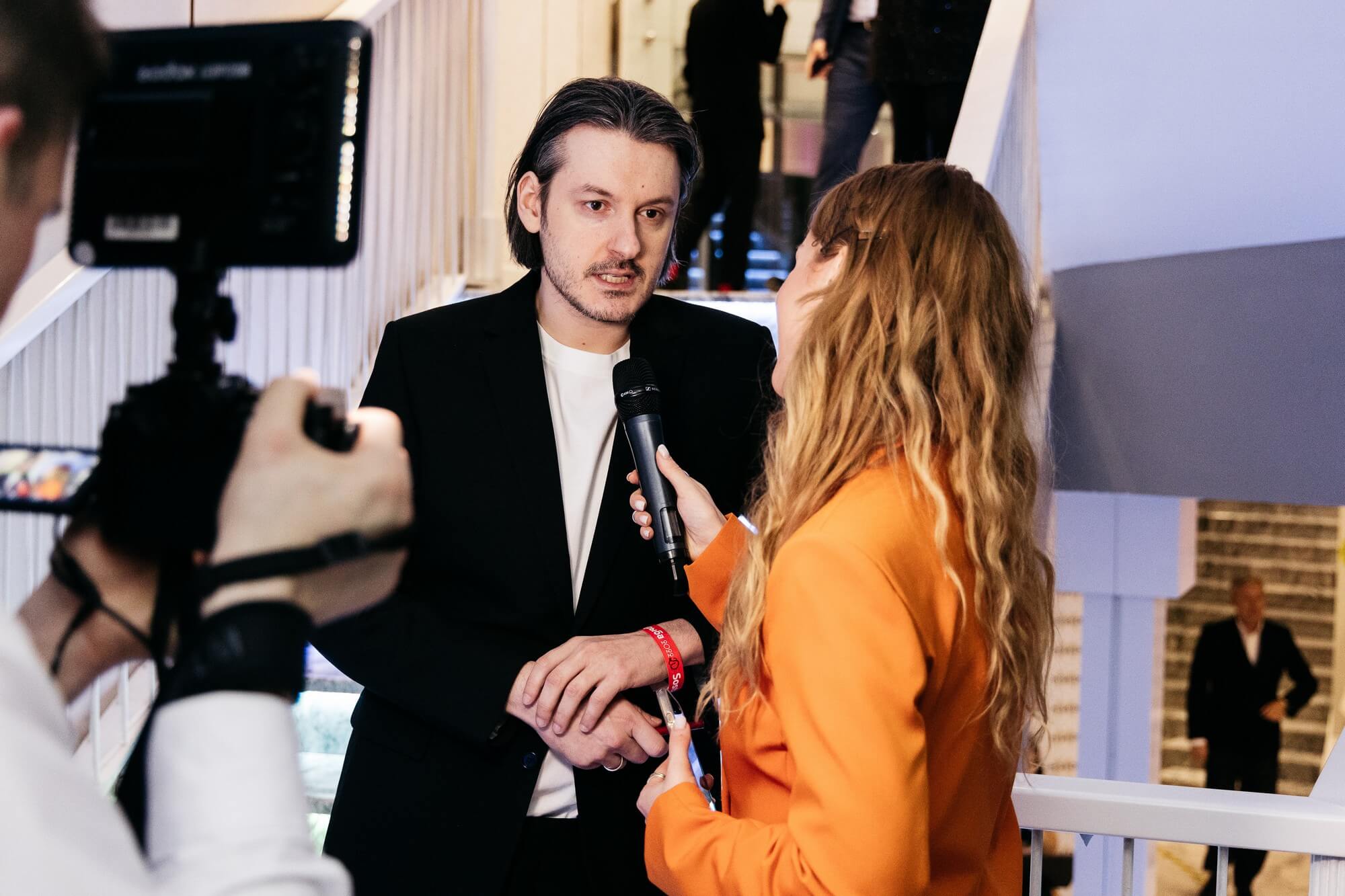 Илья Найшуллер, РЕЖИССЁР