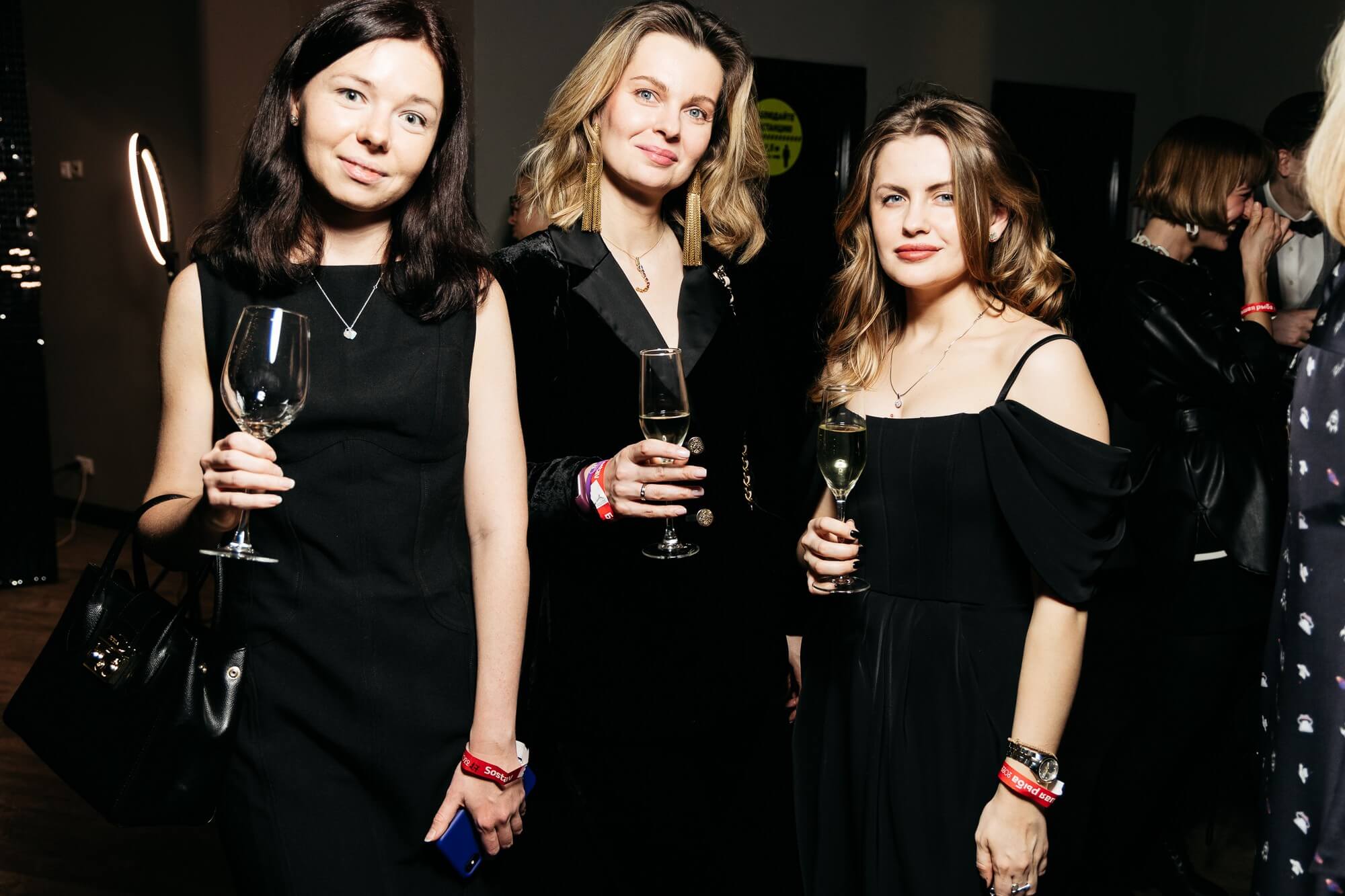 Екатерина Скосырская, Юлия Тимошенко и Екатерина Гвоздева, MAIL