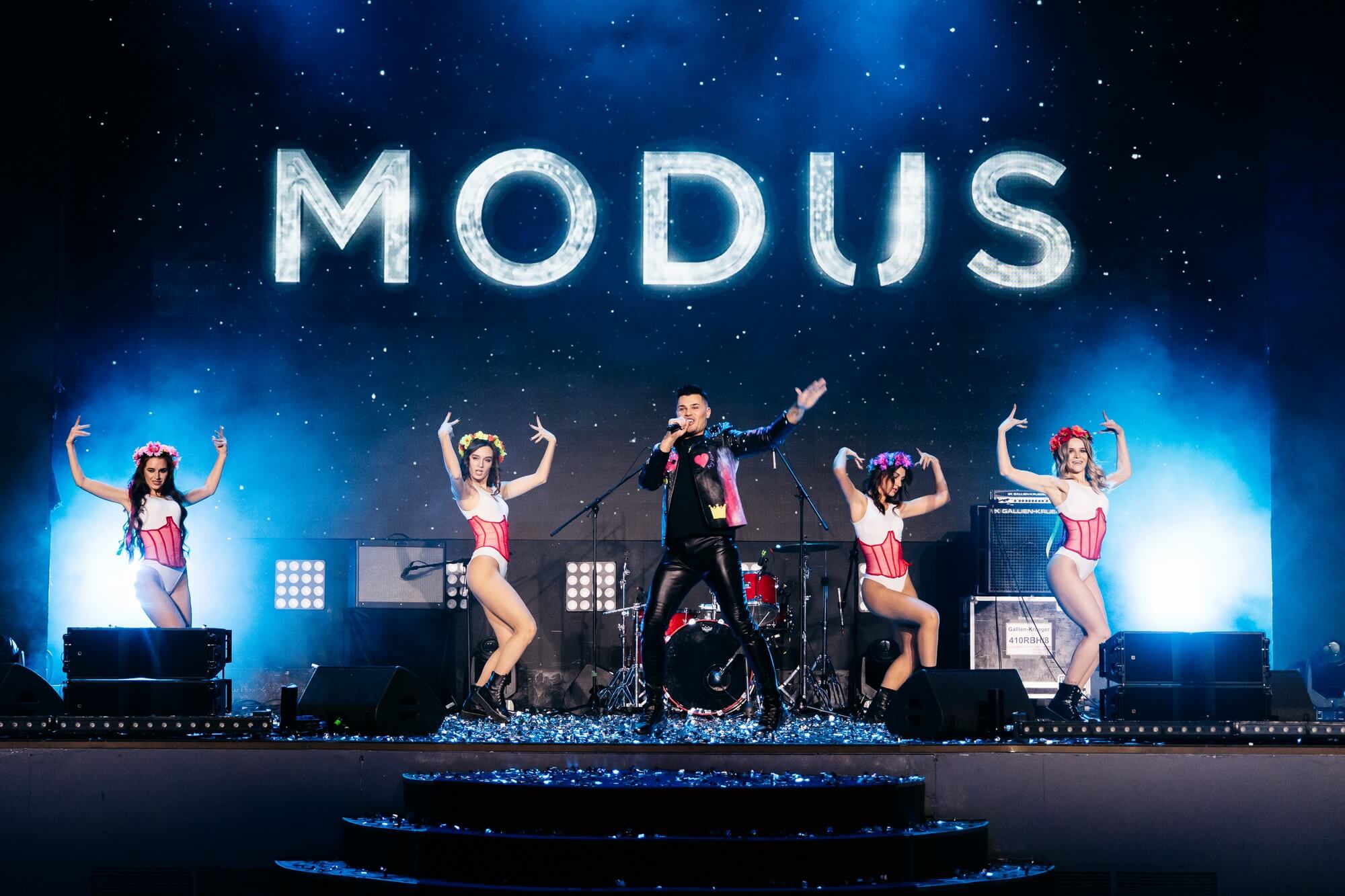 Сергей Дудинский, ПЕВЕЦ