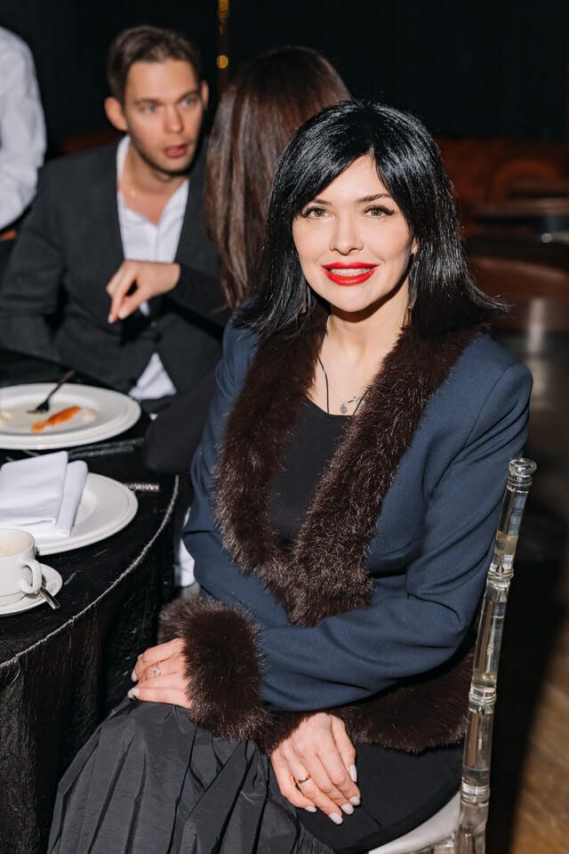 Виктория Инкелес, SOSTAV