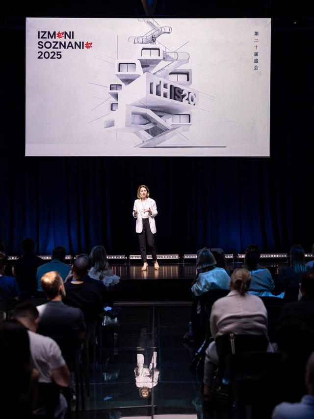 Юлия Удовенко, Группа RW+