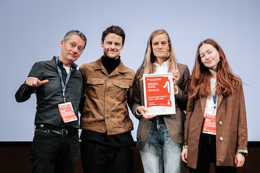 Роберт Ольшевски и Zebra Hero