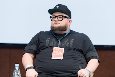 Илья Овчаренко