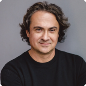 Денис Максимов