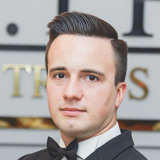 Александр Аксенов