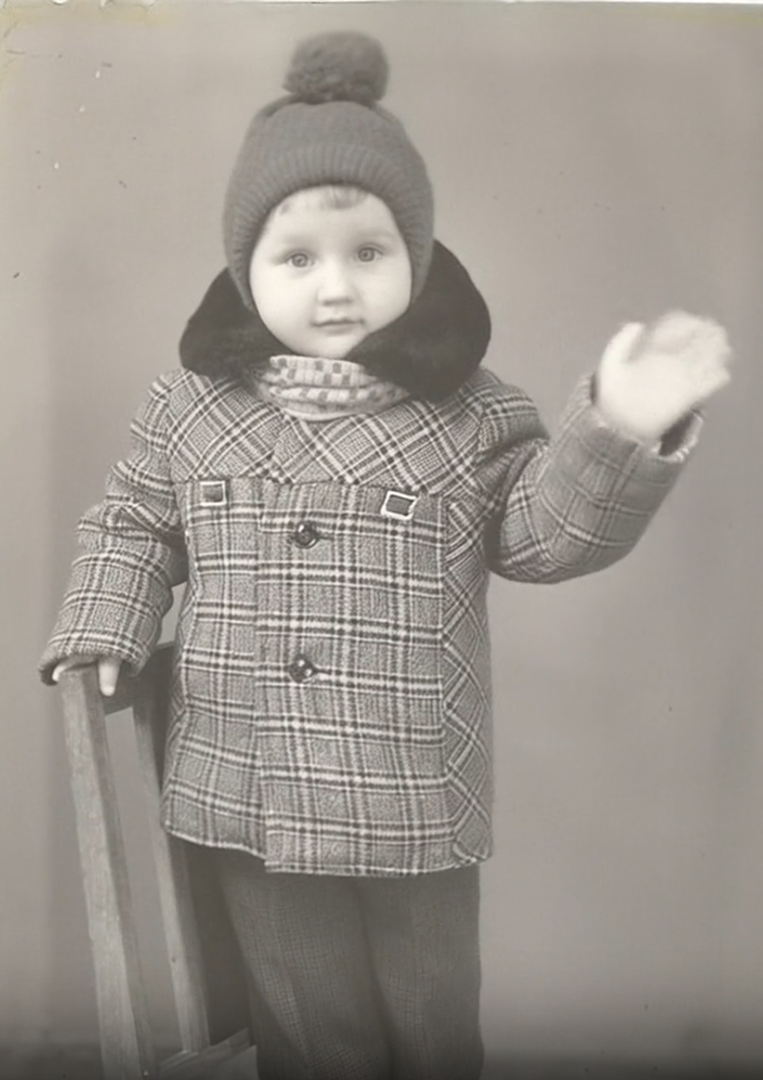 Готовый промт тут - тыкай на текст или на картинку