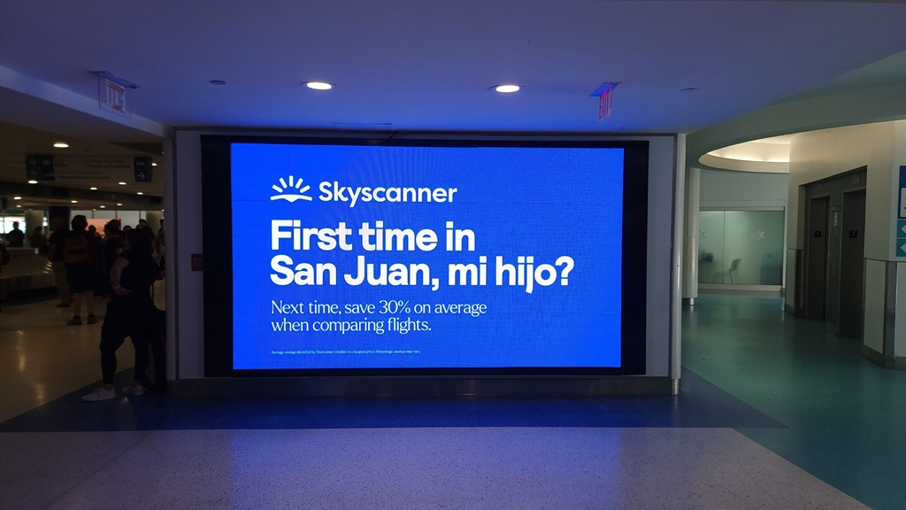 От TikTok до терминала: как Skyscanner перенес вирусный тренд в наружку