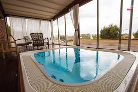Jacuzzi® Lodge+ и Professional — решения для бизнеса: от глэмпинга до премиального спа‑центра. Разбираем конструктивные отличия, фильтрацию, окупаемость и комплектацию. Подберите модель под свой объект: spabest.ru