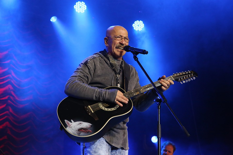 Александр Розенбаум выступит в СПб: билеты на концерт в БКЗ Октябрьский