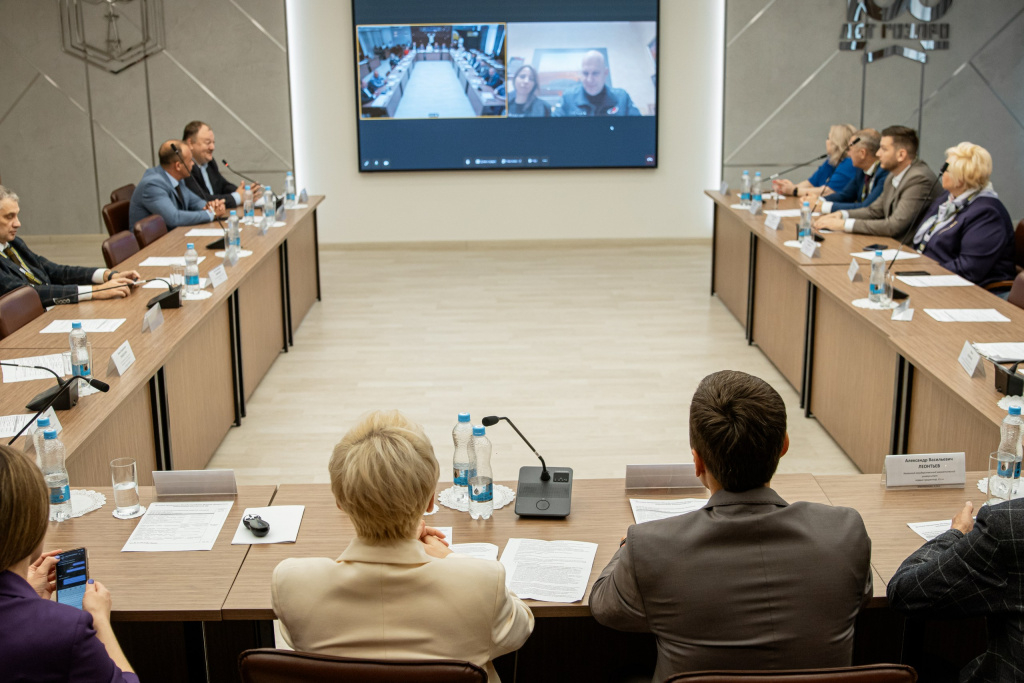 Как чемпионаты профмастерства влияют на кадровый потенциал страны — IEK GROUP провела конференцию с экспертами электротехнического рынка