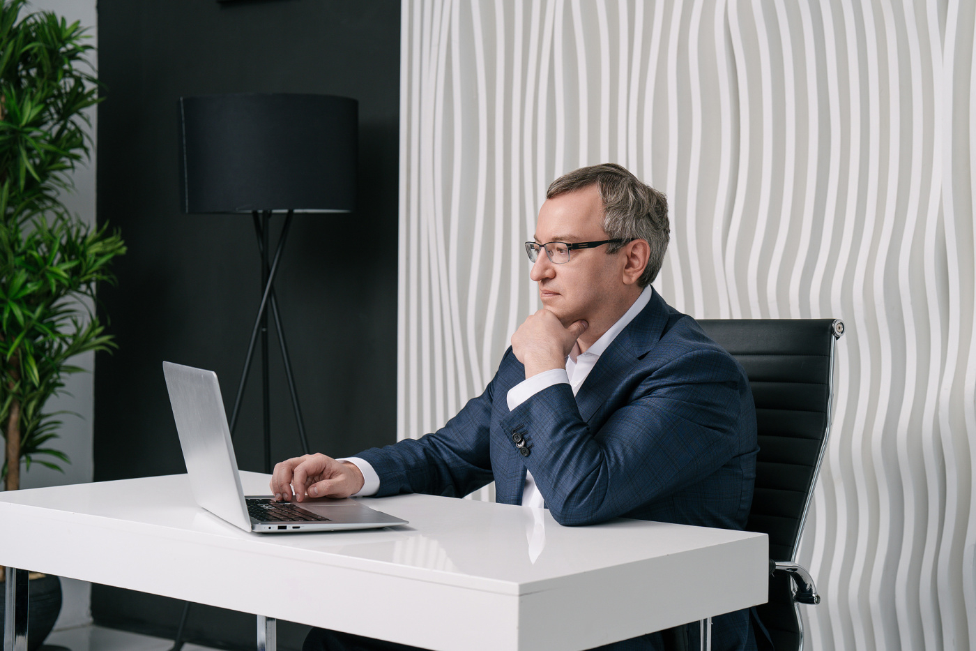 Михаил Горбачев: выпуск облигаций как искусство